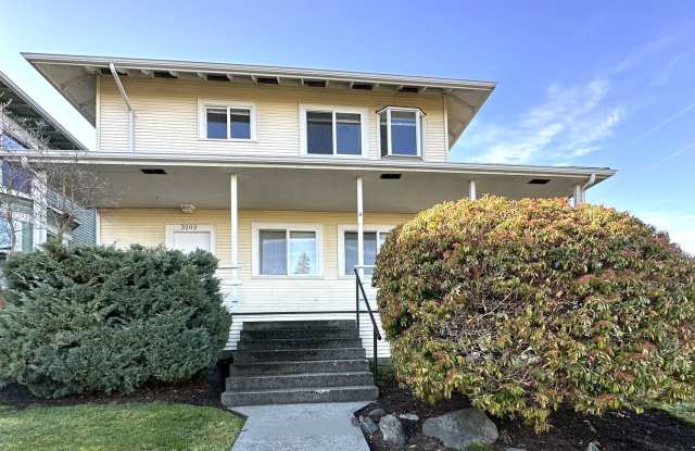 3202 Grand- 5 Unit