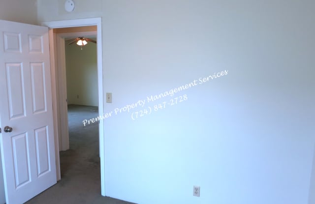 511 Upper Service Road (Hookstown)