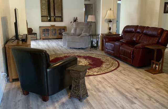 VACATION RENTAL-2 bedroom/2 bath