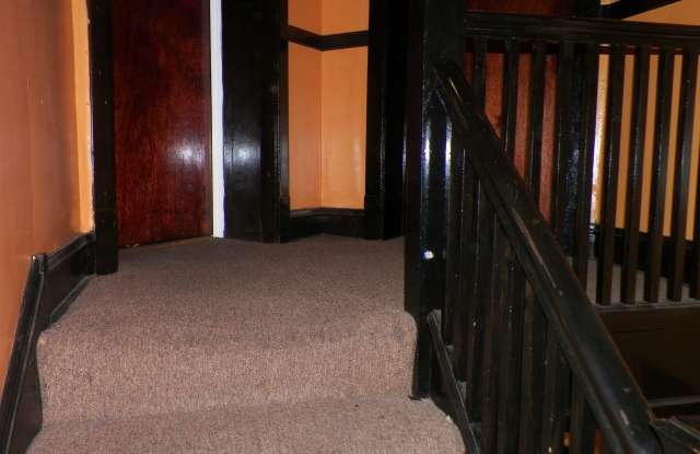 517 W. Marquette Rd. Apt. #1