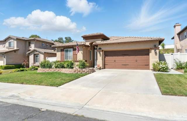 46076 Via La Colorada