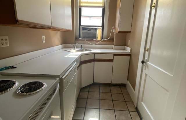 Photo of Allston / BU West Campus / Packard's Corner 4 Bed/2 Bath on Harvard Ave for September 1, 2026