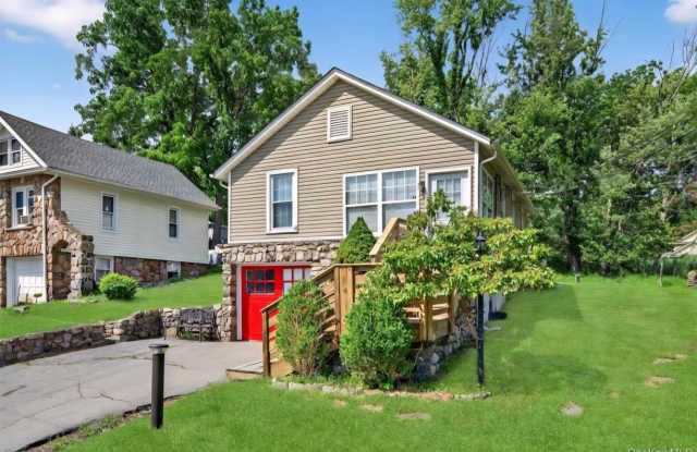 12 Lake Region Boulevard