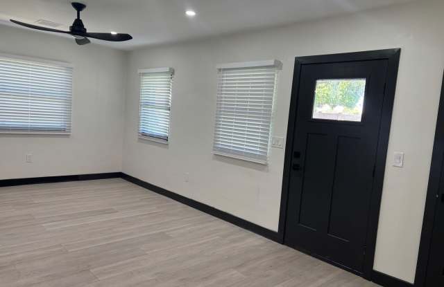 505 W MISSOURI Avenue