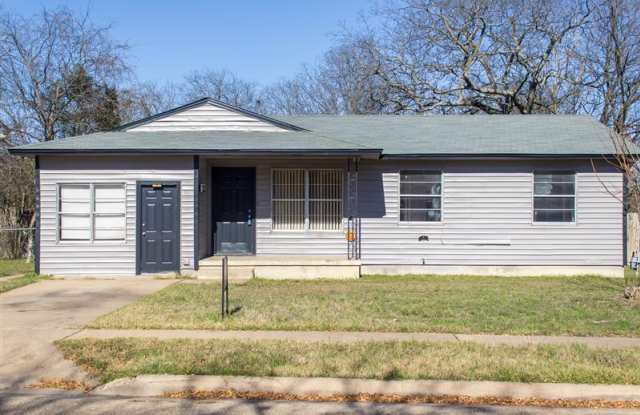 1405 Redondo Dr
