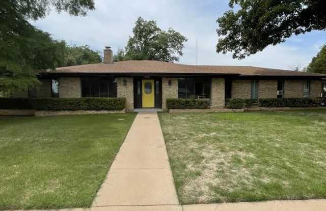 4308 BERWICK DRIVE