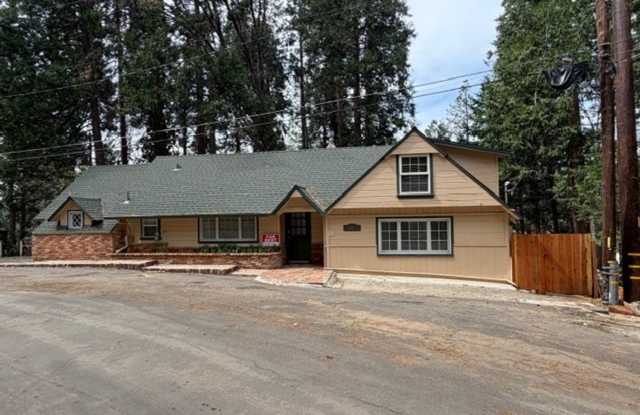 Charming 3-Bedroom Home in the Heart of Twain Harte