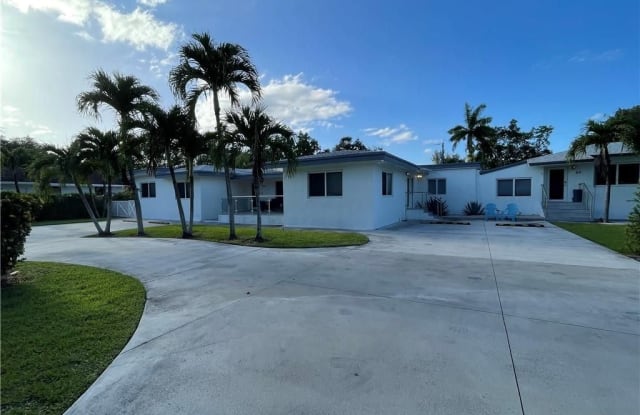 87 NE 154th St - 87 Northeast 154th Street, Golden Glades, FL 33162