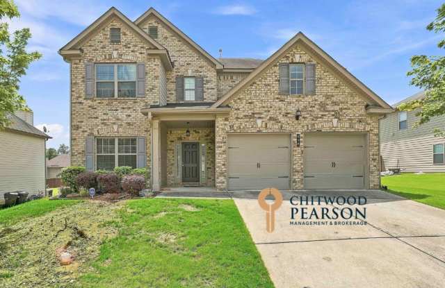 Spacious 5BR Home with Fenced Yard Near Downtown McDonough