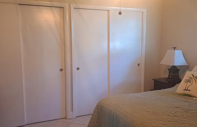 1900 Northeast 27th Court