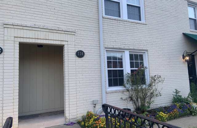 734 OAKLAND STREET N