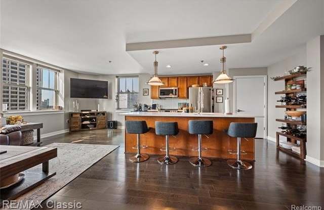 525 W Lafayette Boulevard