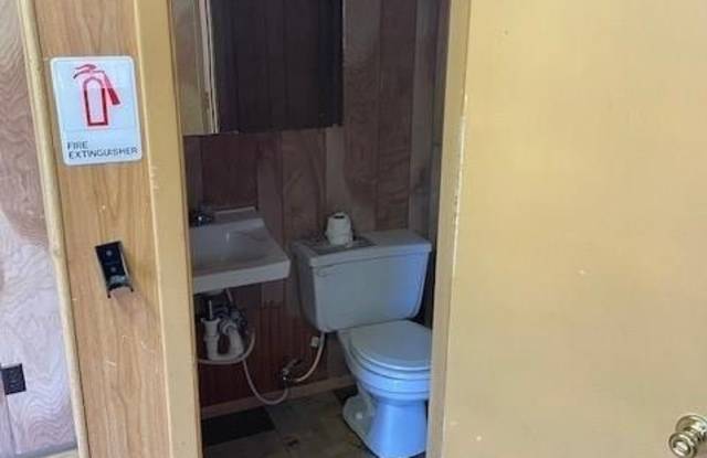 901 W Hubbard Street