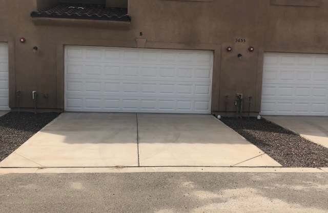 Fully Furnished- Eldorado Town Home