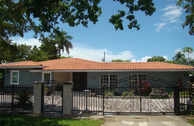 400 SW 24th Rd - 400 Southwest 24th Road, Miami, FL 33129