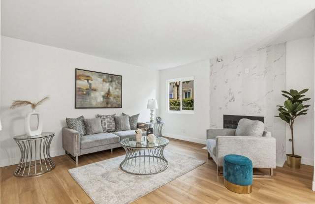 11219 Avenida De Los Lobos Unit E