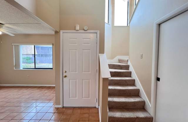 Great townhouse - available now!