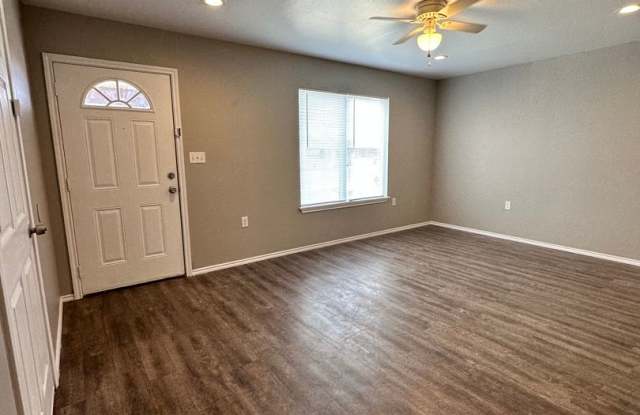 Cute 3 Bedroom Home Located In Chatman Hill