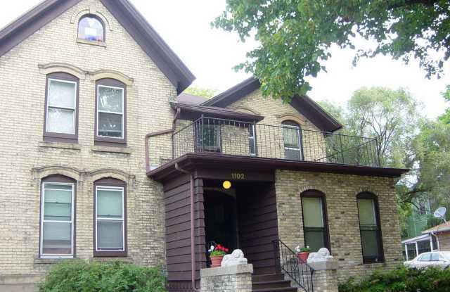 1102 E Johnson St