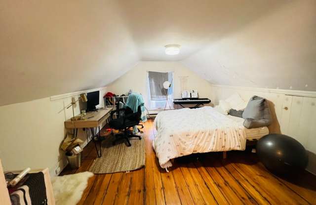 Great six bed in Allston