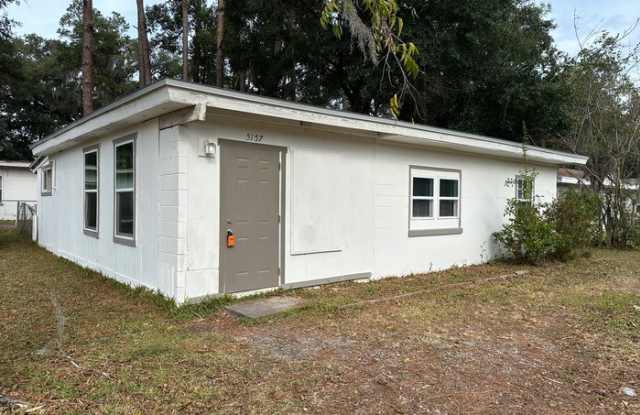 Photo of 5157 107th Street