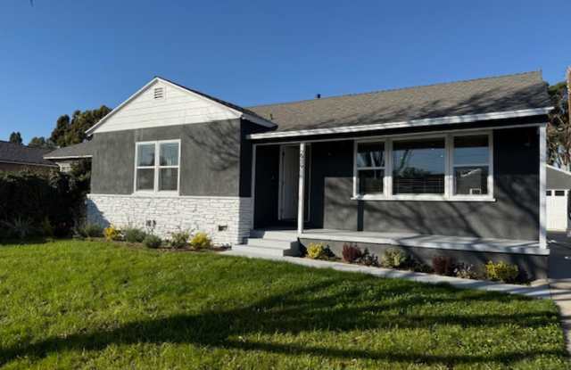 Photo of CHARMING REMODELED 3 BEDROOM / 2 BATH HOME