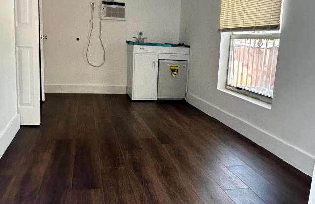 7714 Northwest 5th Avenue - Effic