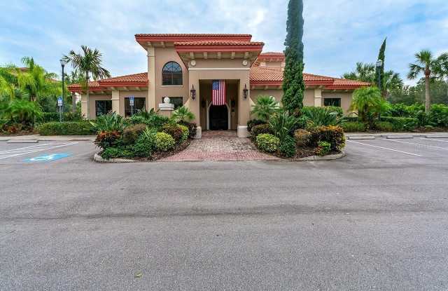 7702 LAKE VISTA COURT