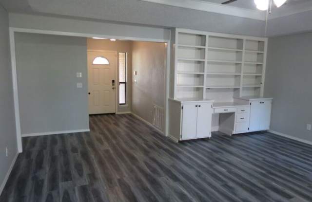2117 Lazybrook Trail