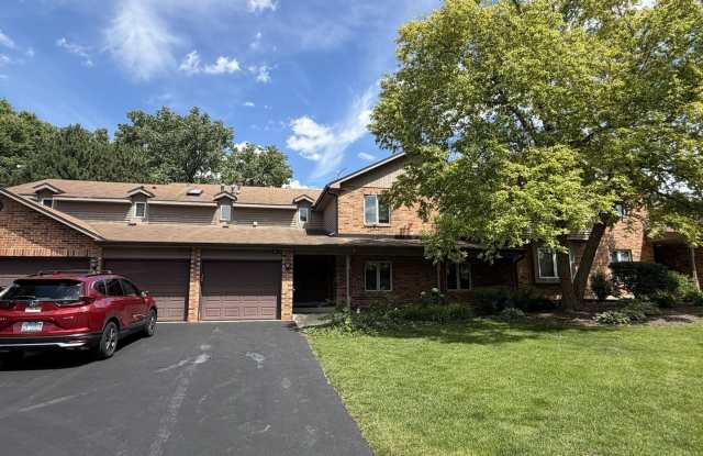 986 West Court