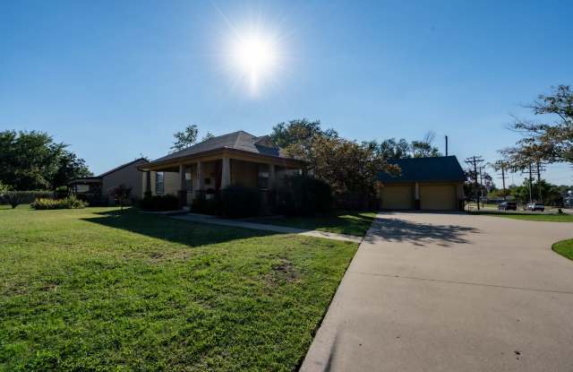 2 Bed | 2 Bath | Mid Town