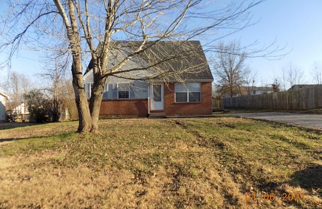 218 Golden Pond Ave - 218 Golden Pond Avenue, Oak Grove, KY 42262