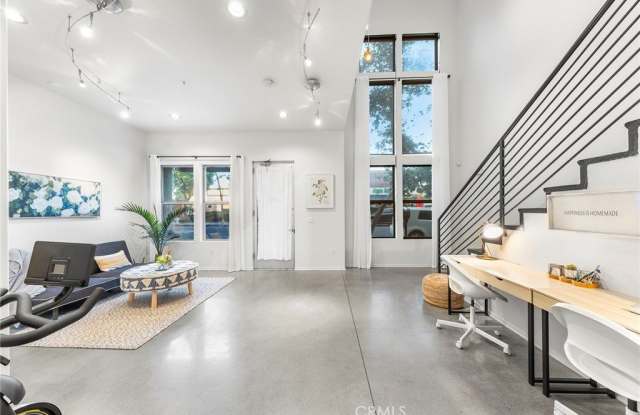 Photo of 210 N Spurgeon Street