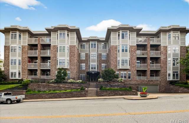 Photo of 500 North and South Road