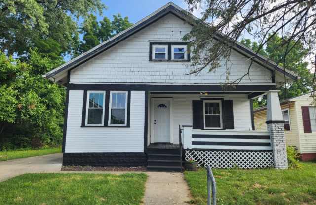 Photo of 1378 Bellefair Ave