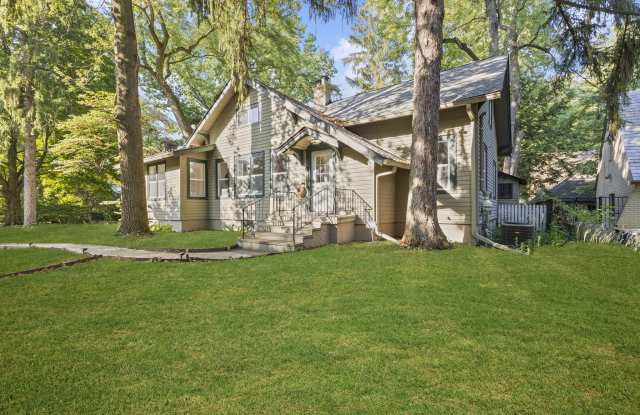 Photo of 3750 Totem Ln