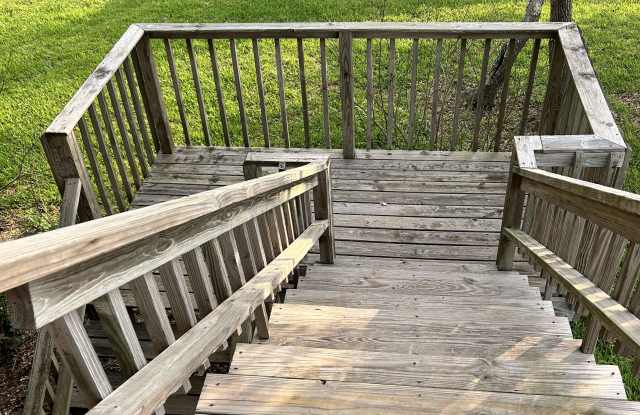 4042 Laguna Shores Rd