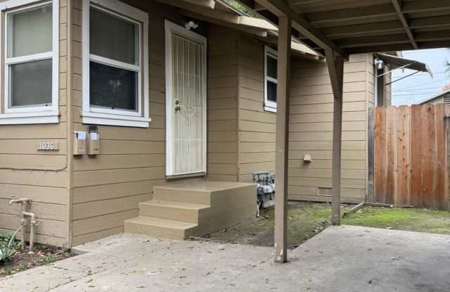 Photo of Sweet 2/1 Available NOW!!!