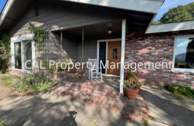 532 Country Club Drive