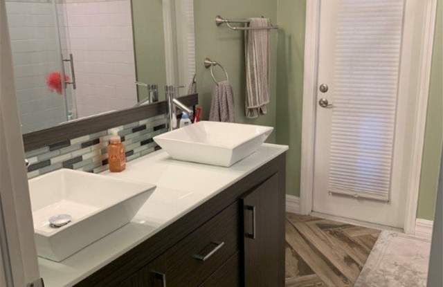 8831 Banyan Cove Circle