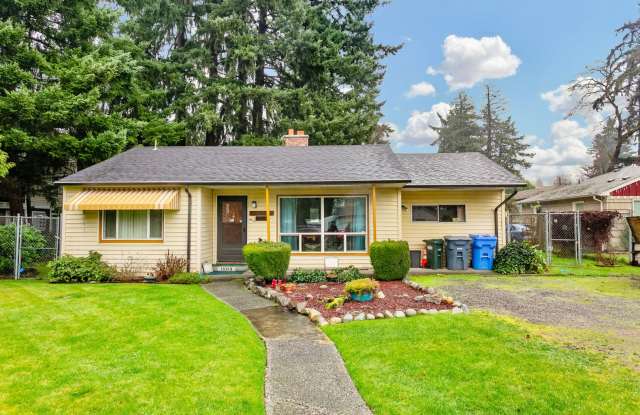 Photo of AVAILABLE FOR RENT – Beautiful 4BD / 2BA Home in Tacoma!