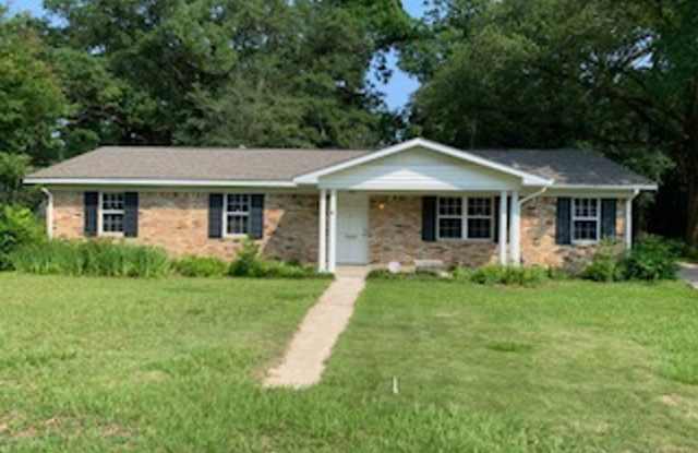 3/1.5 Chickasaw Brick Home