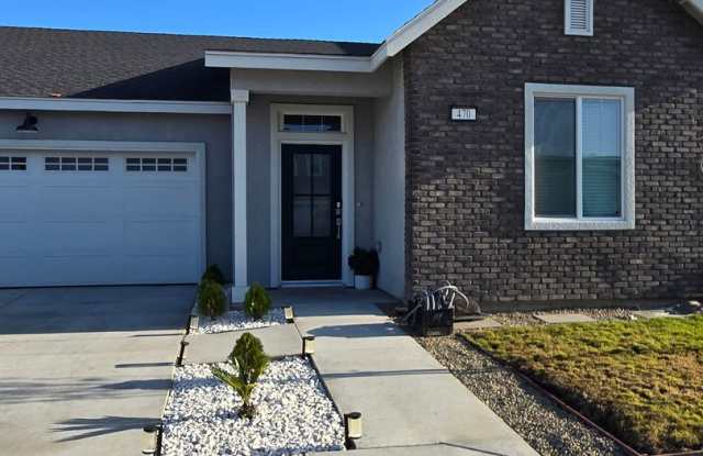 Photo of University Dr! Lemoore