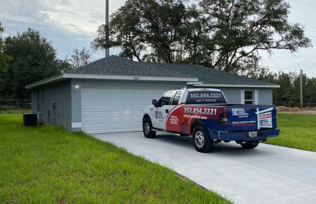 Desirable SW Ocala Neighborhood 3/2/2 **WON'T LAST**