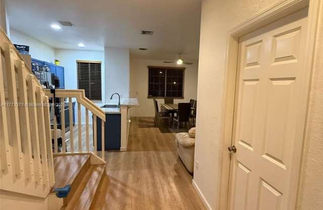 Photo of 2043 Nassau Dr