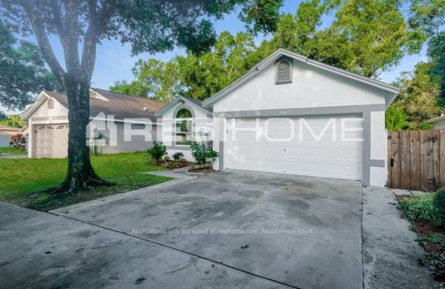 Photo of 7404 North Packwood Avenue