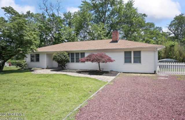 2025 Lesser Parkway