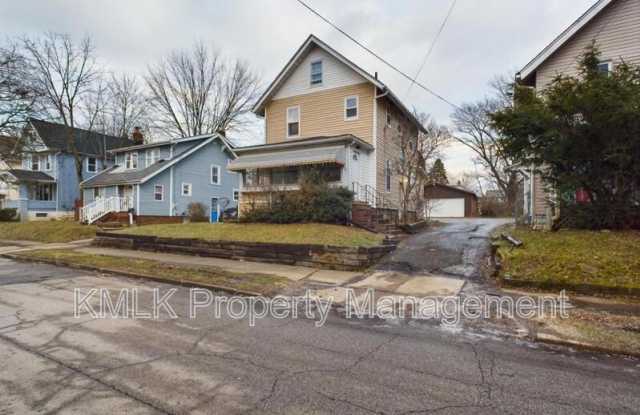 1299 Girard St
