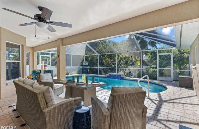 4810 SW 25th Place