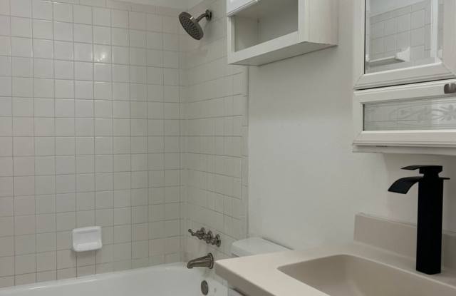 Photo of Duplex *LEASING SPECIAL AVAILABLE*